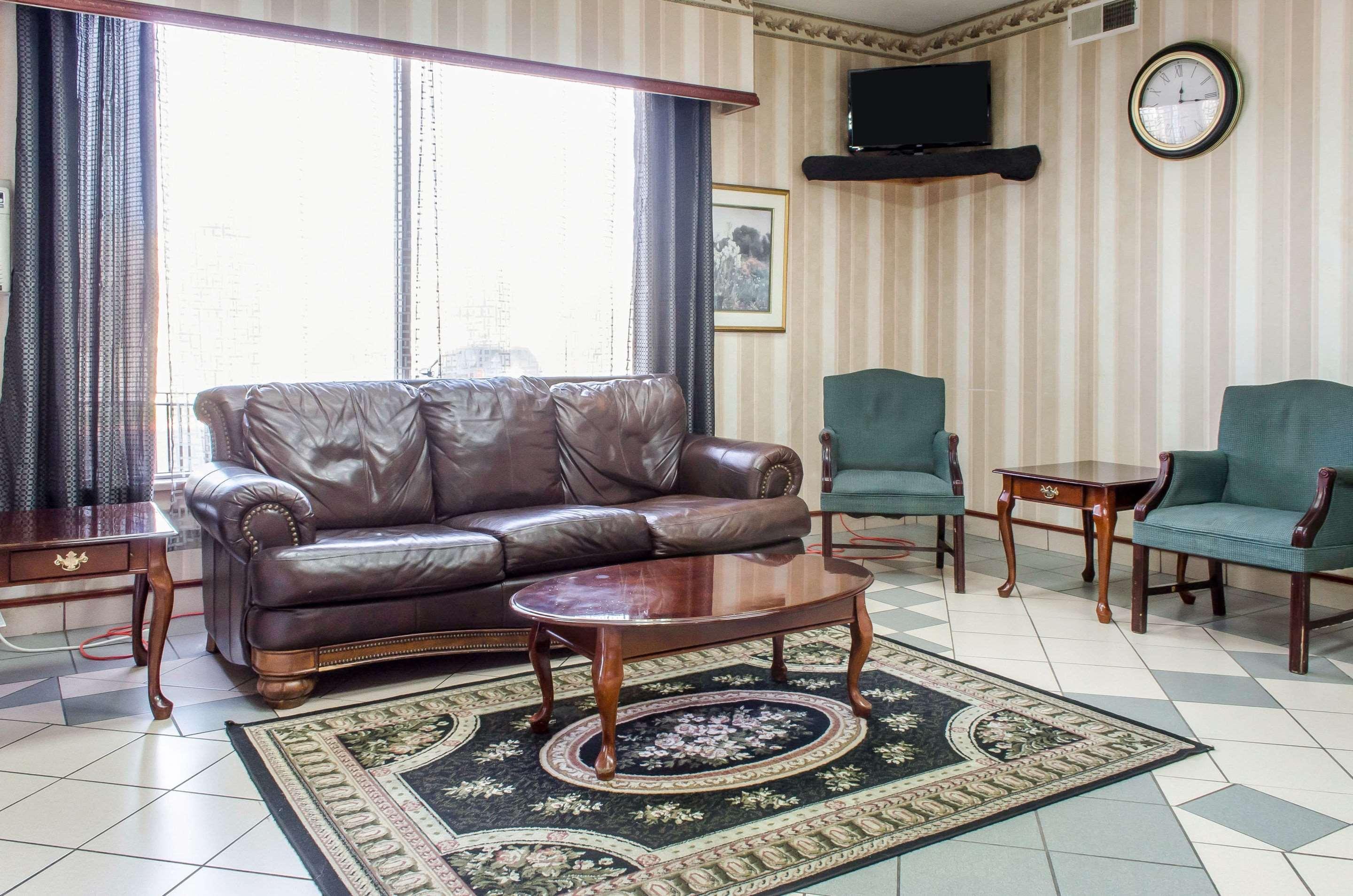 Hotel At